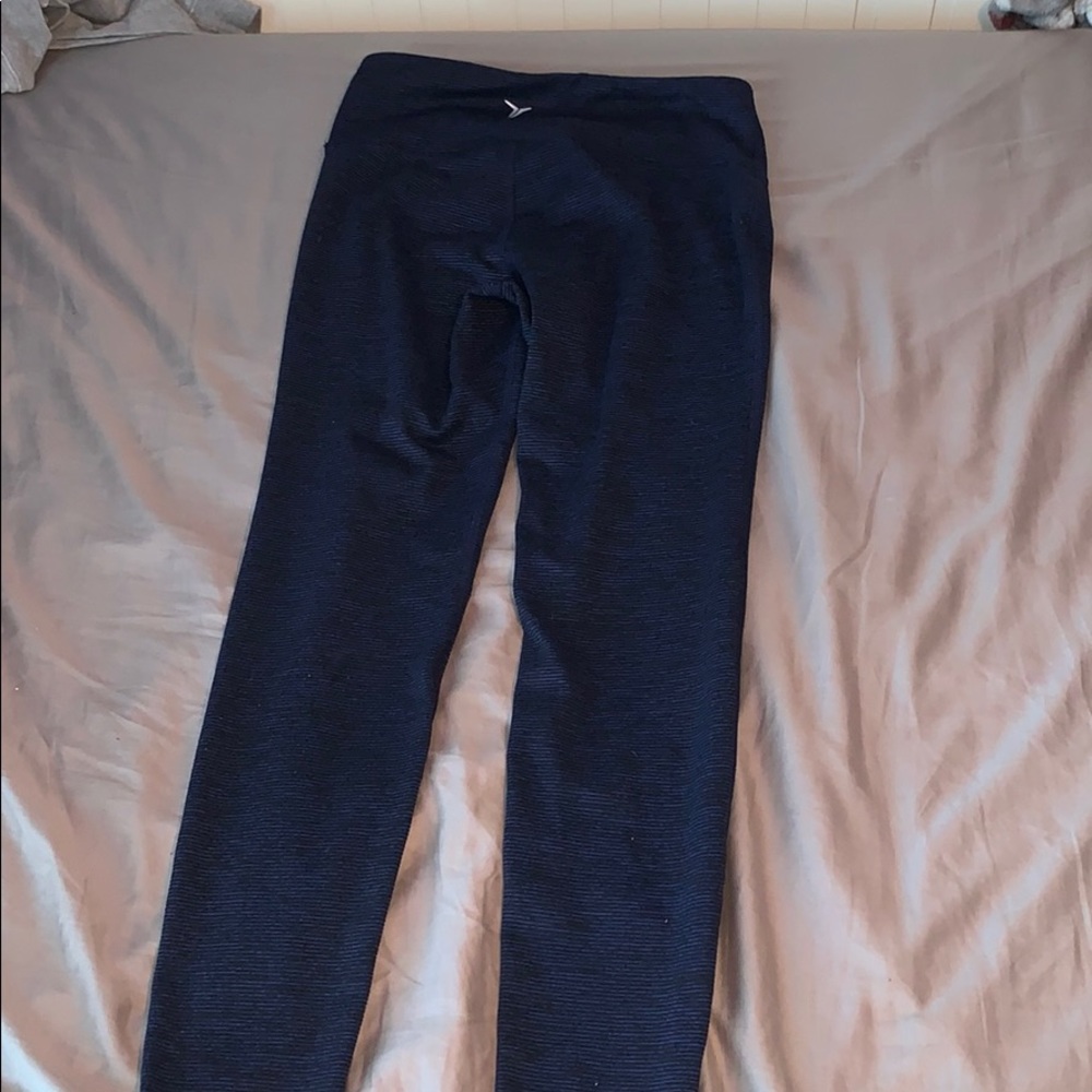 Old Navy Active go-dry leggings size small - Picture 2 of 4